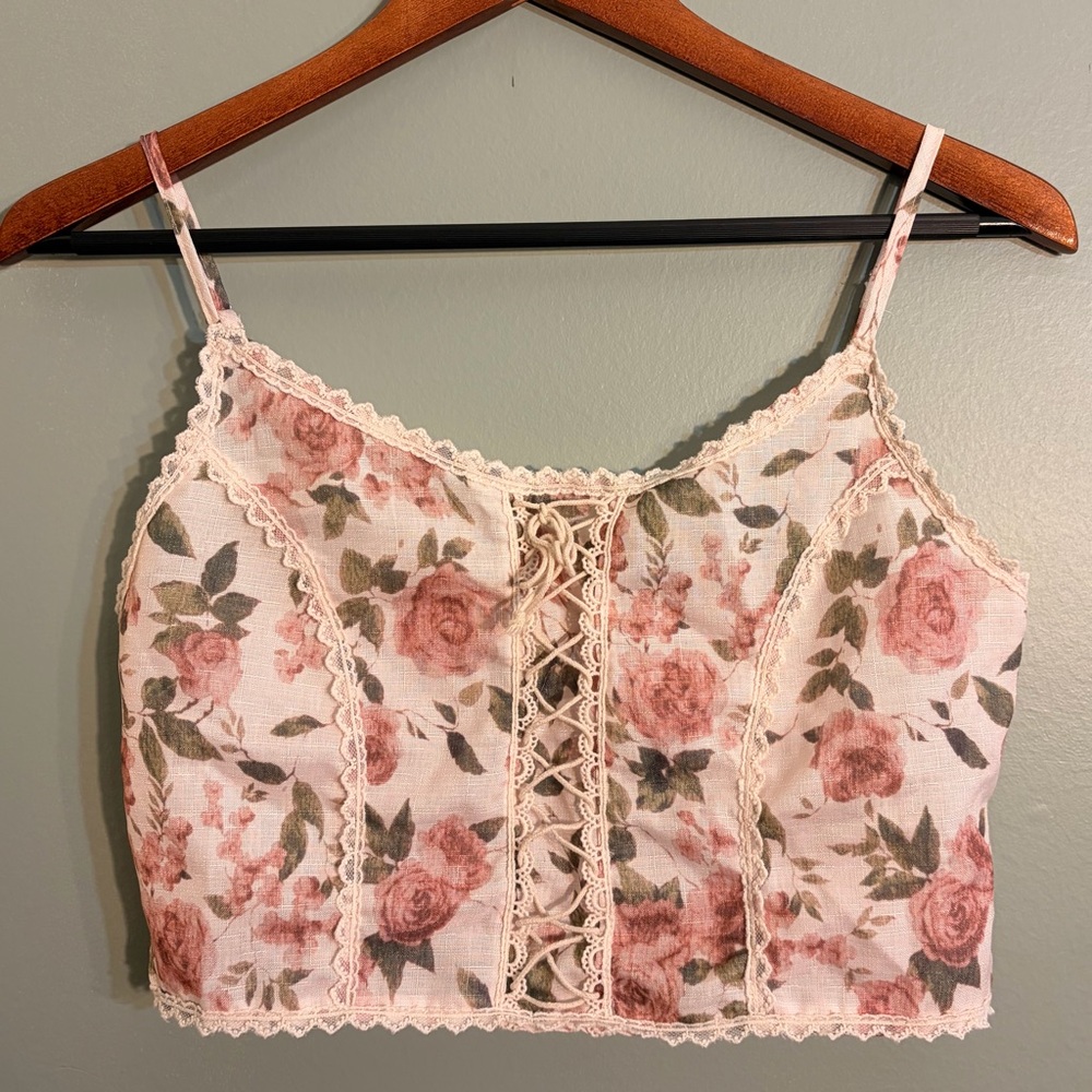 Cider Size Medium Cream Floral Adjustable Spaghetti Strap Crop Top